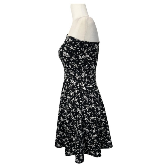 SO Black and White One-Shoulder Fit and Flare Cocktail Dress - Picture 3 of 10